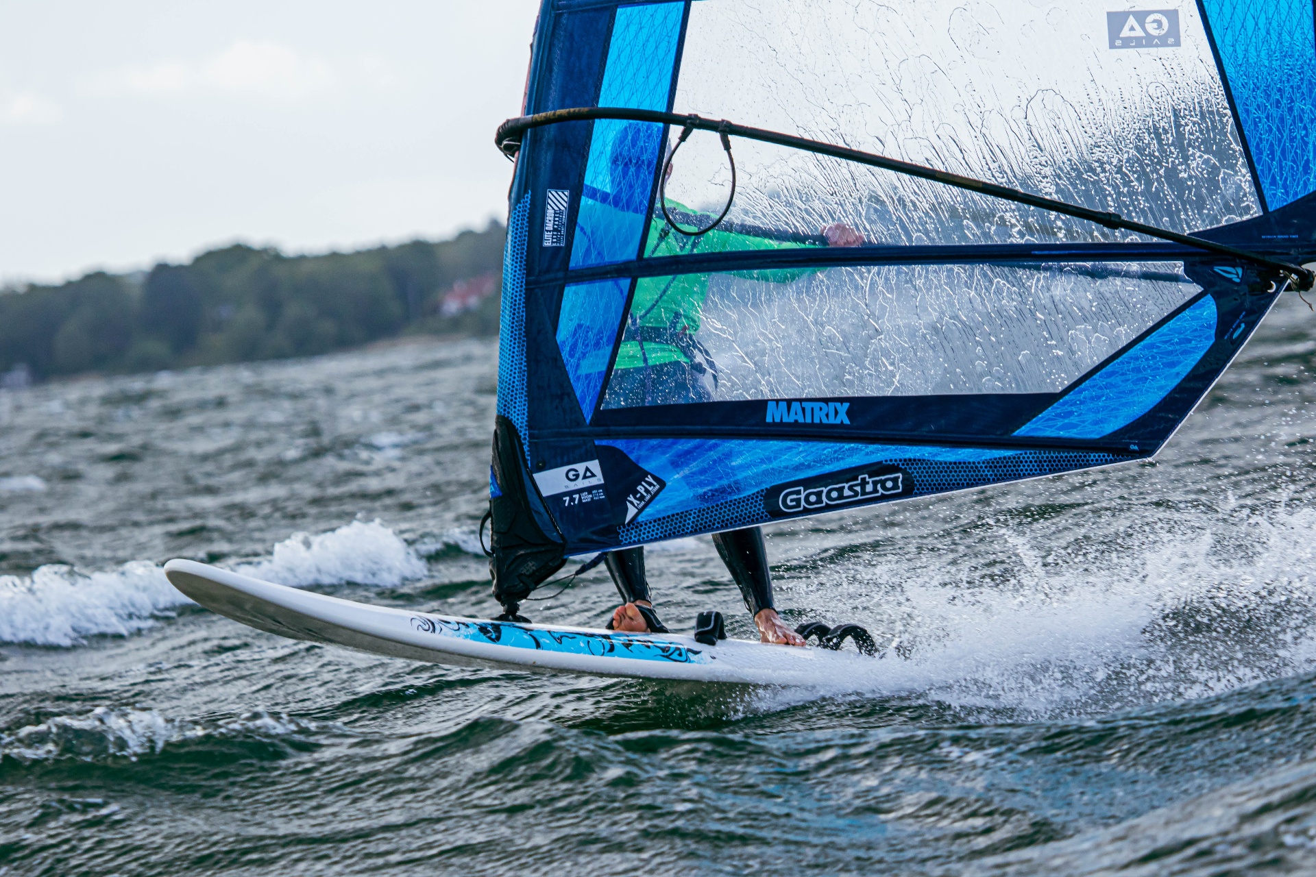 Windsurfer på fjorden